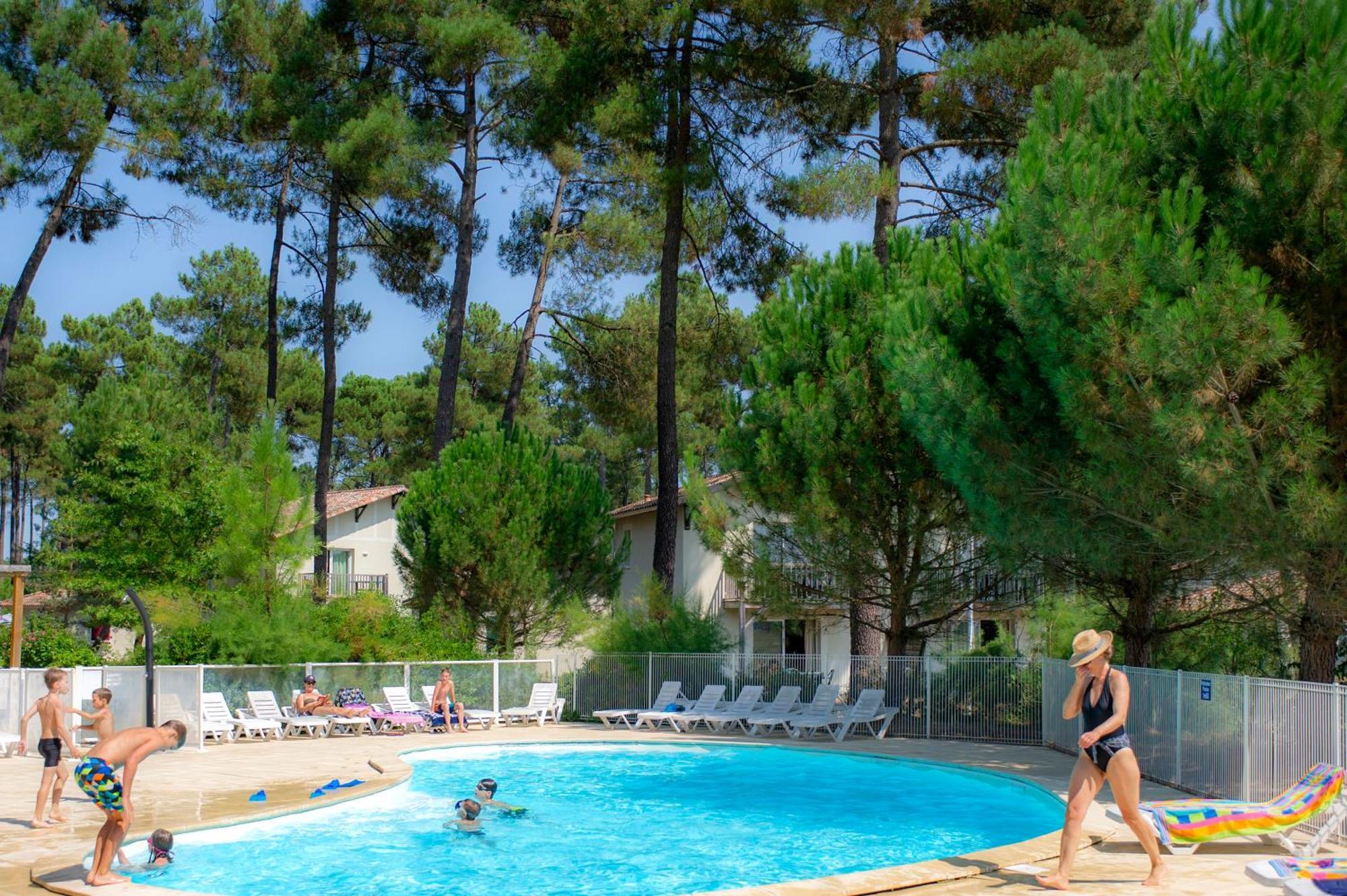Residence Goelia Les Demeures Du Lac Кастельжалу Экстерьер фото
